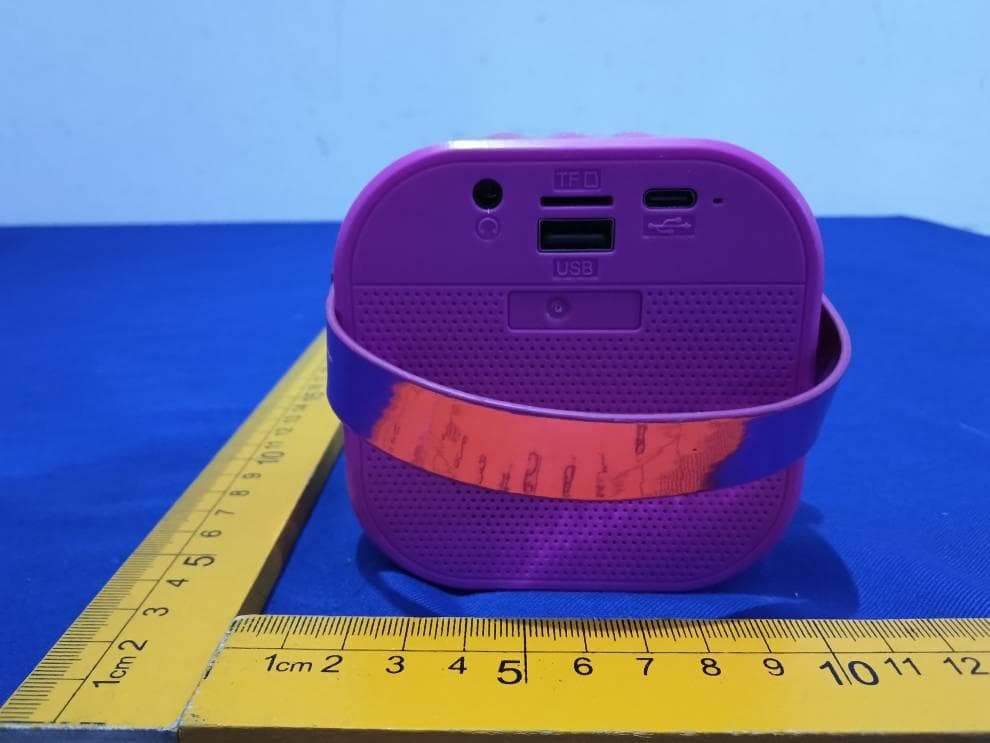 Kids Karaoke Speaker with Microphone Wireless - FCC ID 2BEO7-1021130 - Dongguan Synst Electronics Co.,Ltd (4)