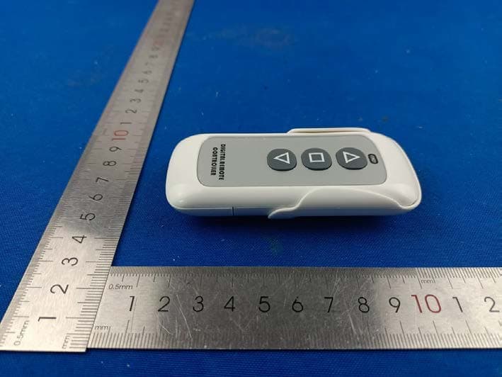 Wireless Remote Control - FCC ID 2BEPC-RC200 - Shenzhen Ruimeihong Electronics Come., LTD (4)