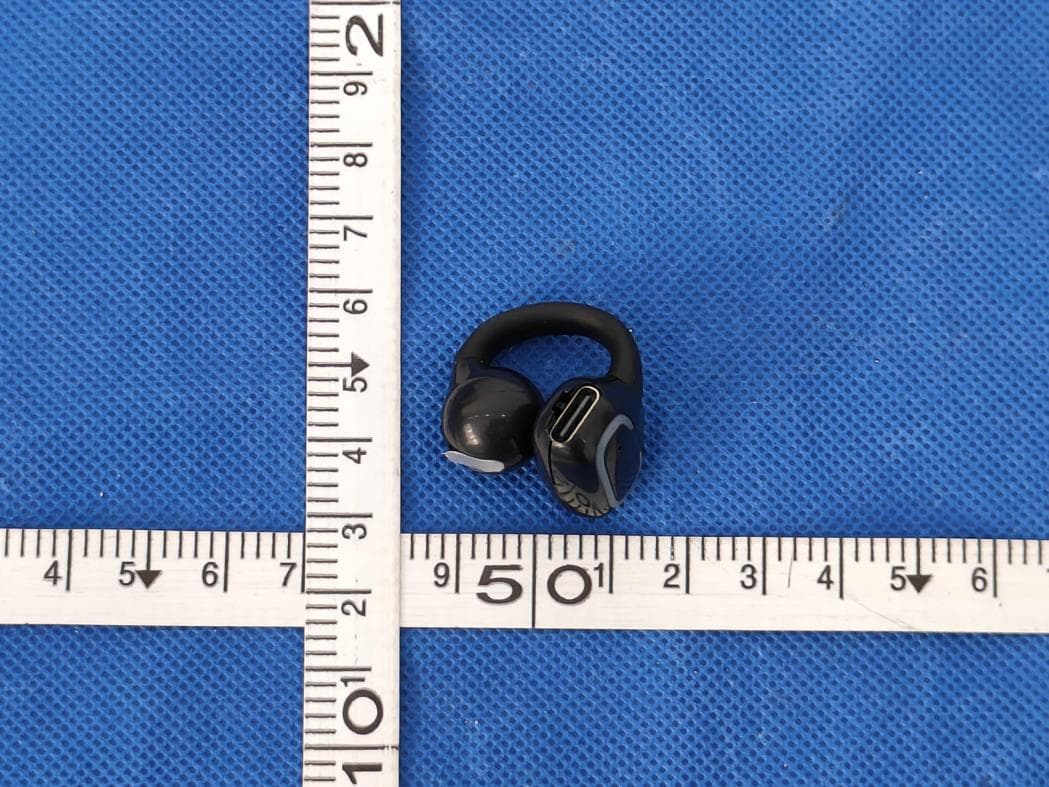 Wireless headset - FCC ID 2BEQB-GD30 - Shenzhen Dewanghong Technology Co., LTD (4)