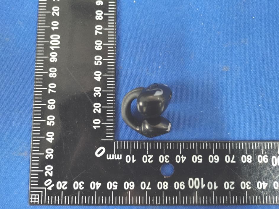 Wireless headset - FCC ID 2BEQB-GD68 - Shenzhen Dewanghong Technology Co., LTD (4)