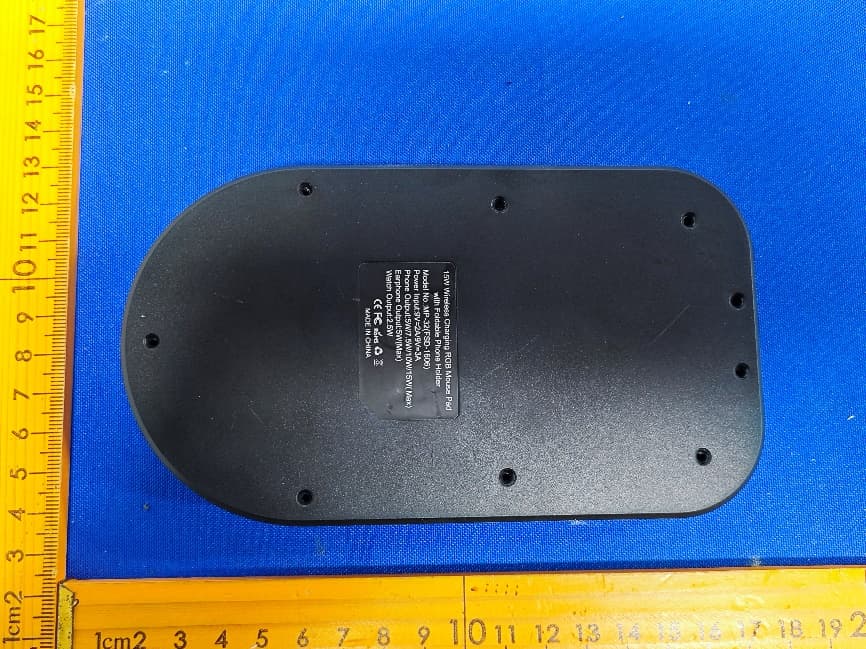 15W Wireless Charging RGB Mouse Pad with Foldable Phone Holder - FCC ID 2BER9-FSD-1606 - SHENZHEN ZHONG TENG FEI ELECTRONIC TECHNOLOGY CO. LTD. (2)