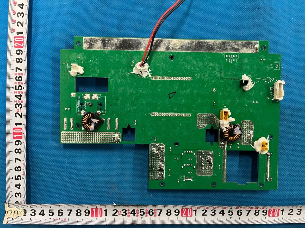 portable power station - FCC ID 2BEU2-DP-HW1000L - GUANGDONG DP CO., LTD. (2)