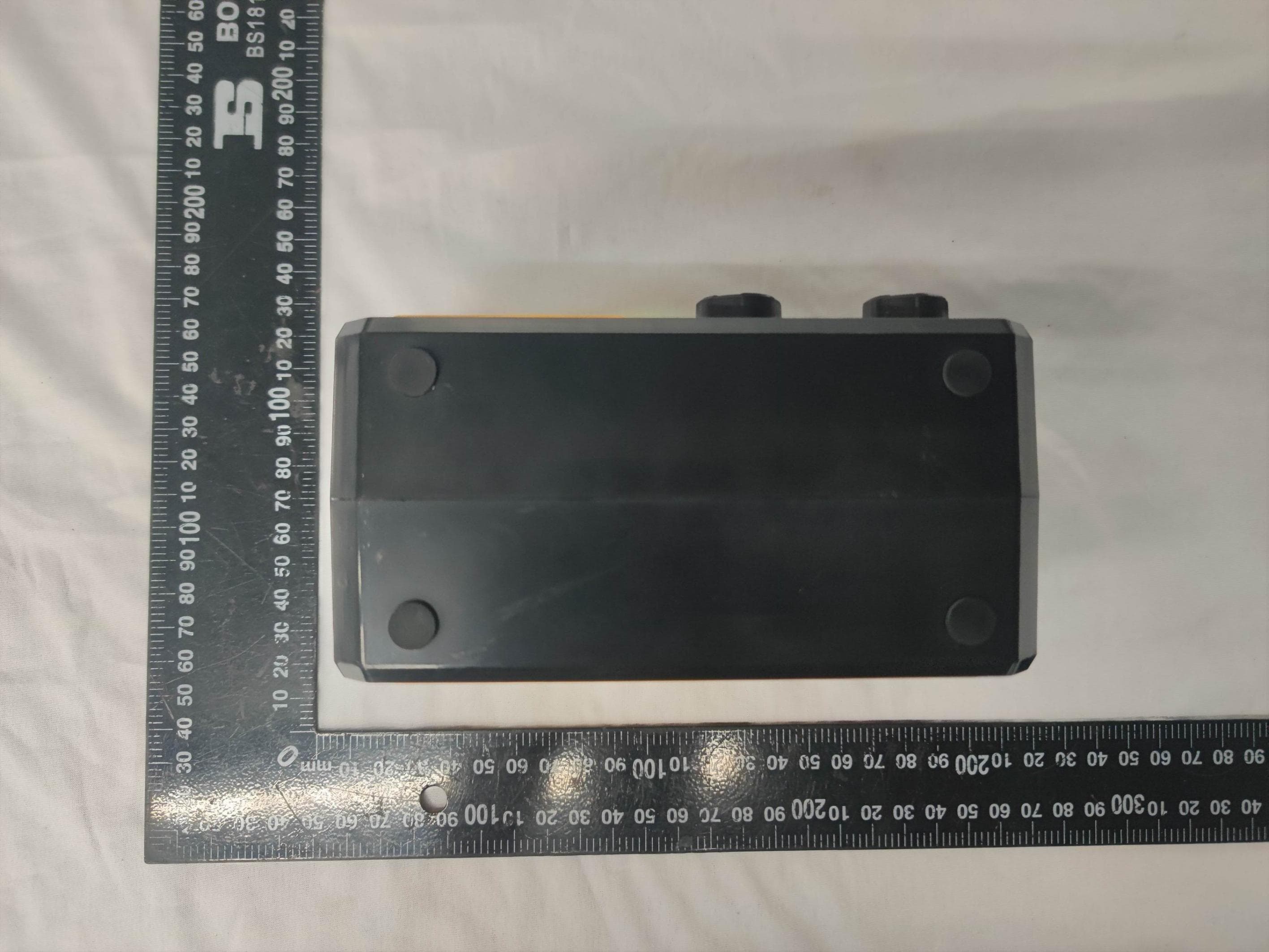 Solar Emergency Radio - FCC ID 2BEUU-H21 - Shenzhen Huashengtimes Electronic Technology Co., LTD (2)
