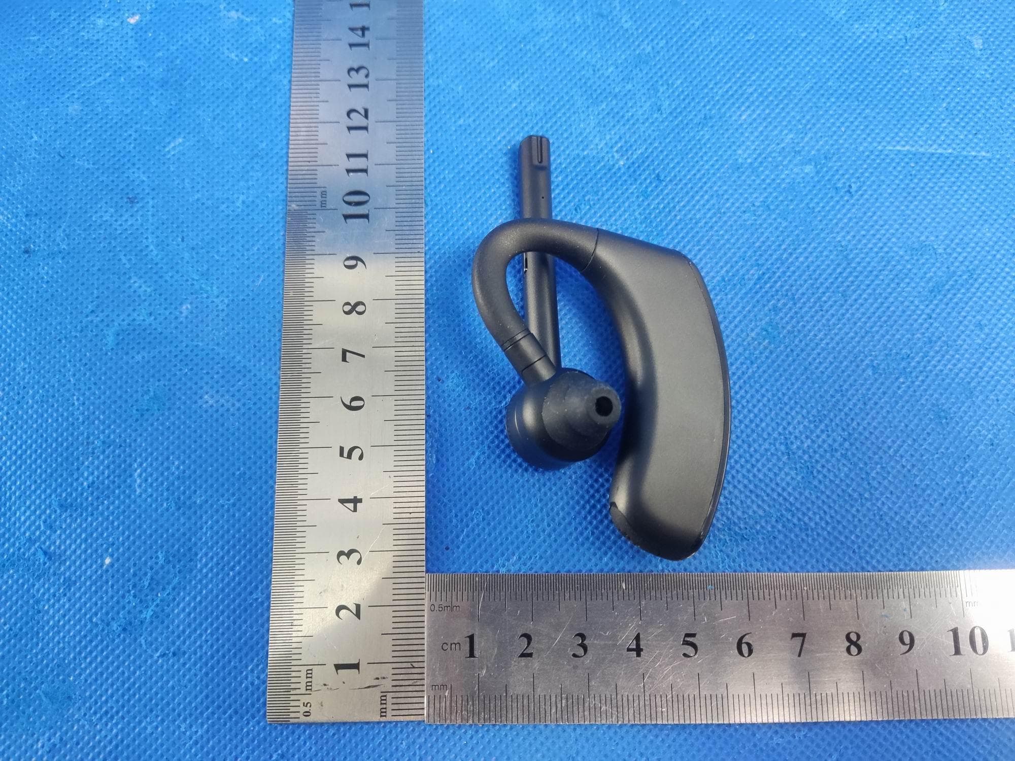 Bluetooth headphones - FCC ID 2BEUZ-FC5 - Dongguan Aiqile Technology Co., LTD