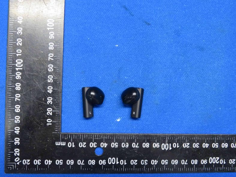 True Wireless Bt Earphones - FCC ID 2BEWA-HY-Y18 - Shenzhen Hanyin Technology Development Co., Ltd. (4)