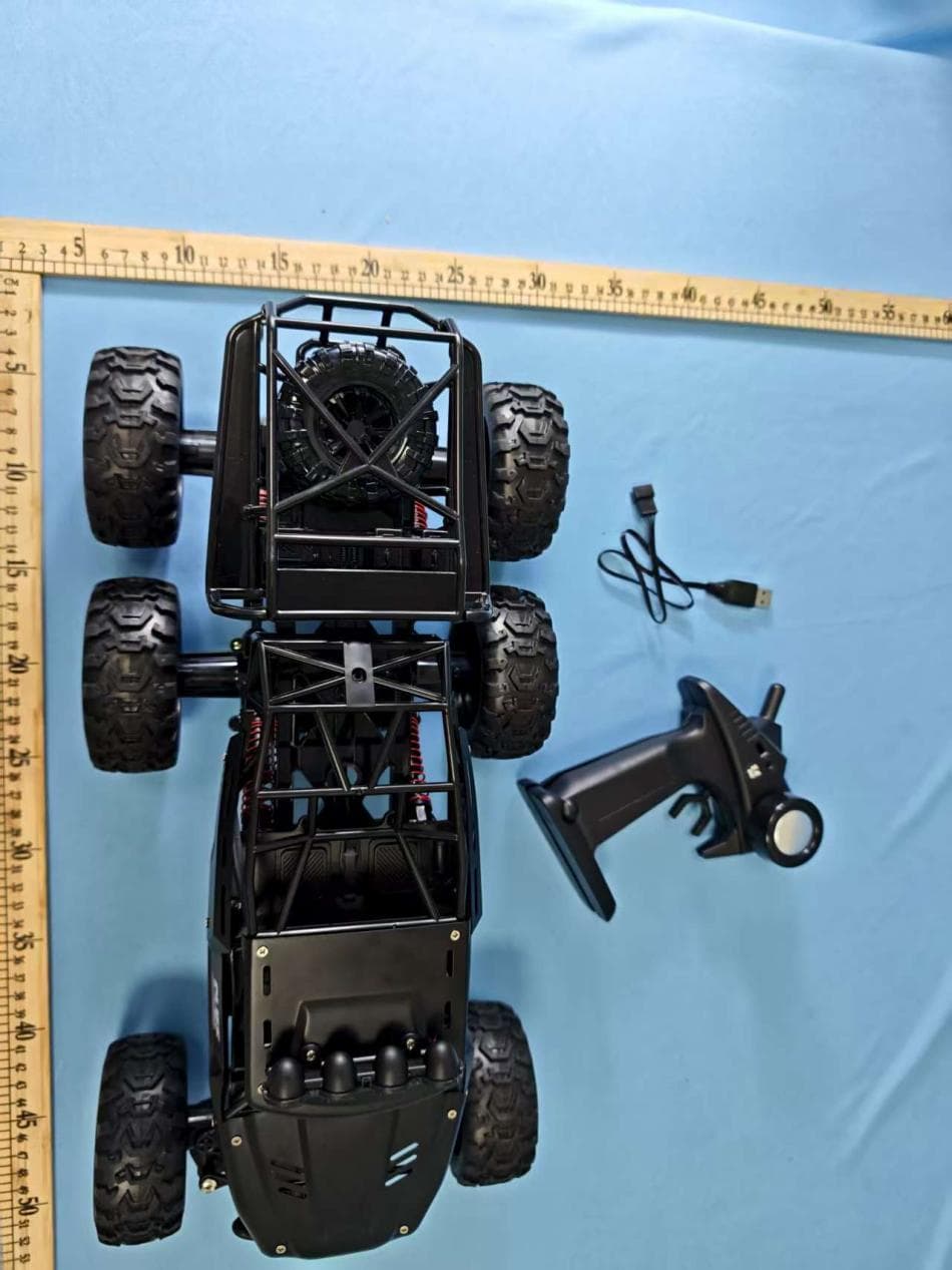 RC CAR TOYS - FCC ID 2BEX80TX4XQ25 - GuangDong XinYu Technology Industrial Co.,Ltd