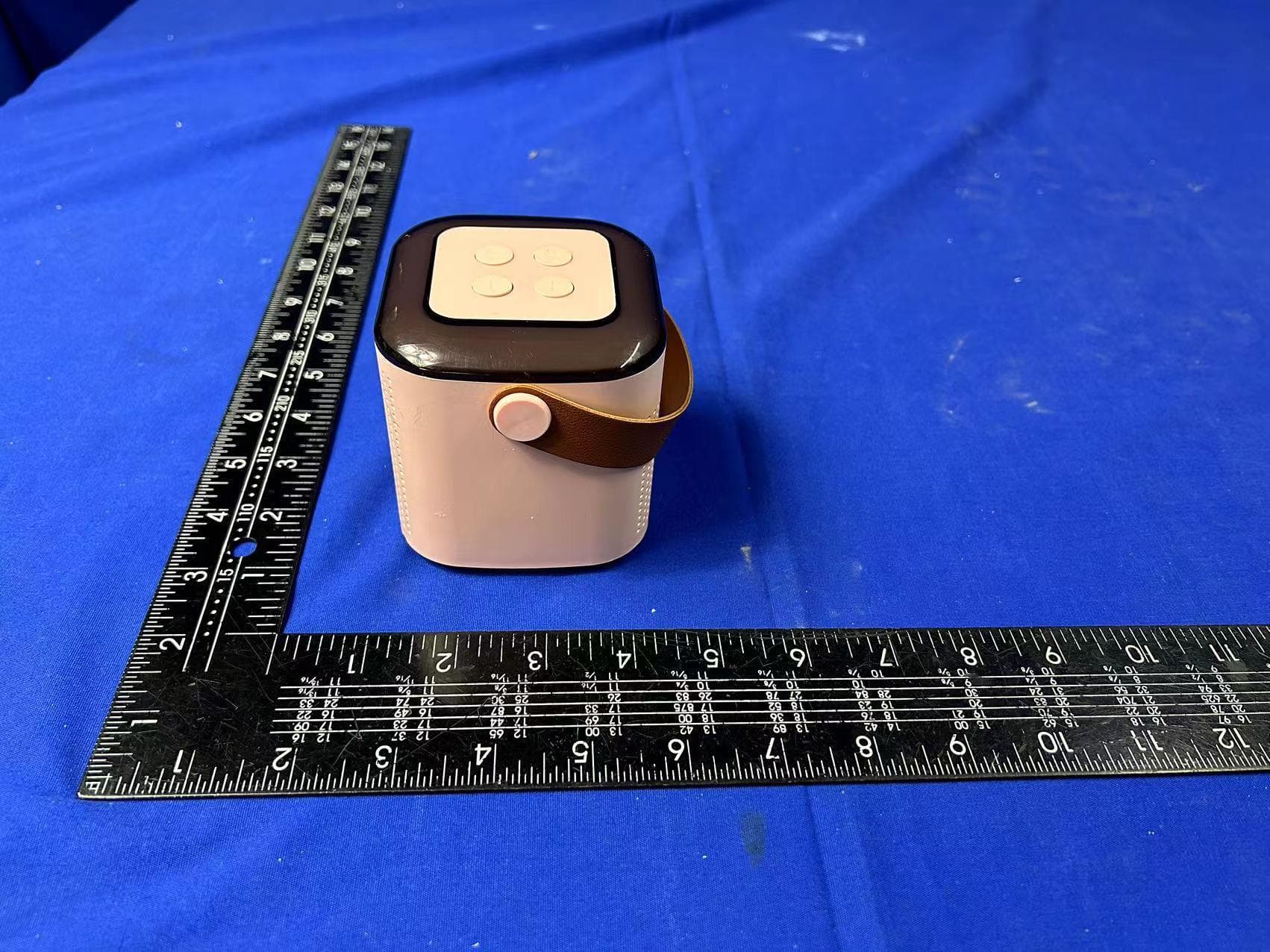 Wireless Karaoke Speaker - FCC ID 2BEZ5-KL01 - Shenzhenyuanruijingfukejiyouxiangongsi (2)