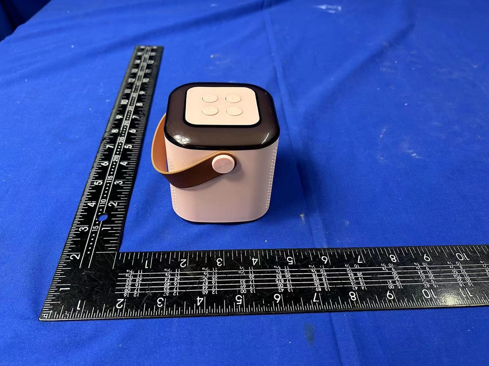 Wireless Karaoke Speaker - FCC ID 2BEZ5-KL01 - Shenzhenyuanruijingfukejiyouxiangongsi (4)