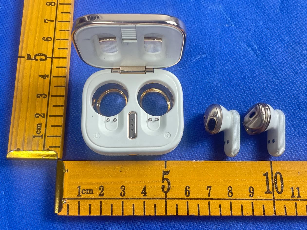 Starry Sky Series Wireless Earphones - FCC ID 2BF2F-APWZ608 - Shenzhen Jincheng Chaopin Technology Co., Ltd (4)