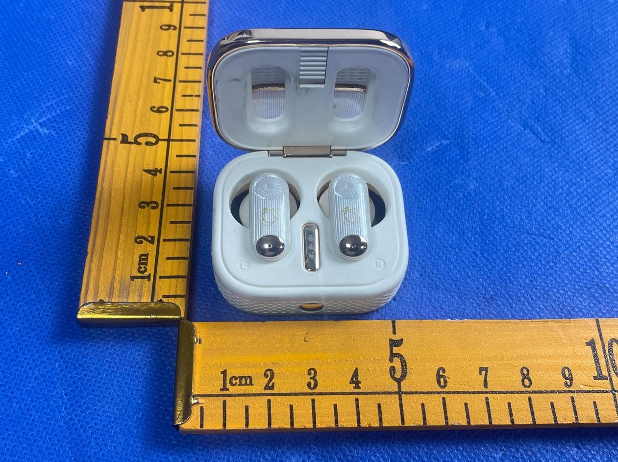 Starry Sky Series Wireless Earphones - FCC ID 2BF2F-APWZ608 - Shenzhen Jincheng Chaopin Technology Co., Ltd (5)
