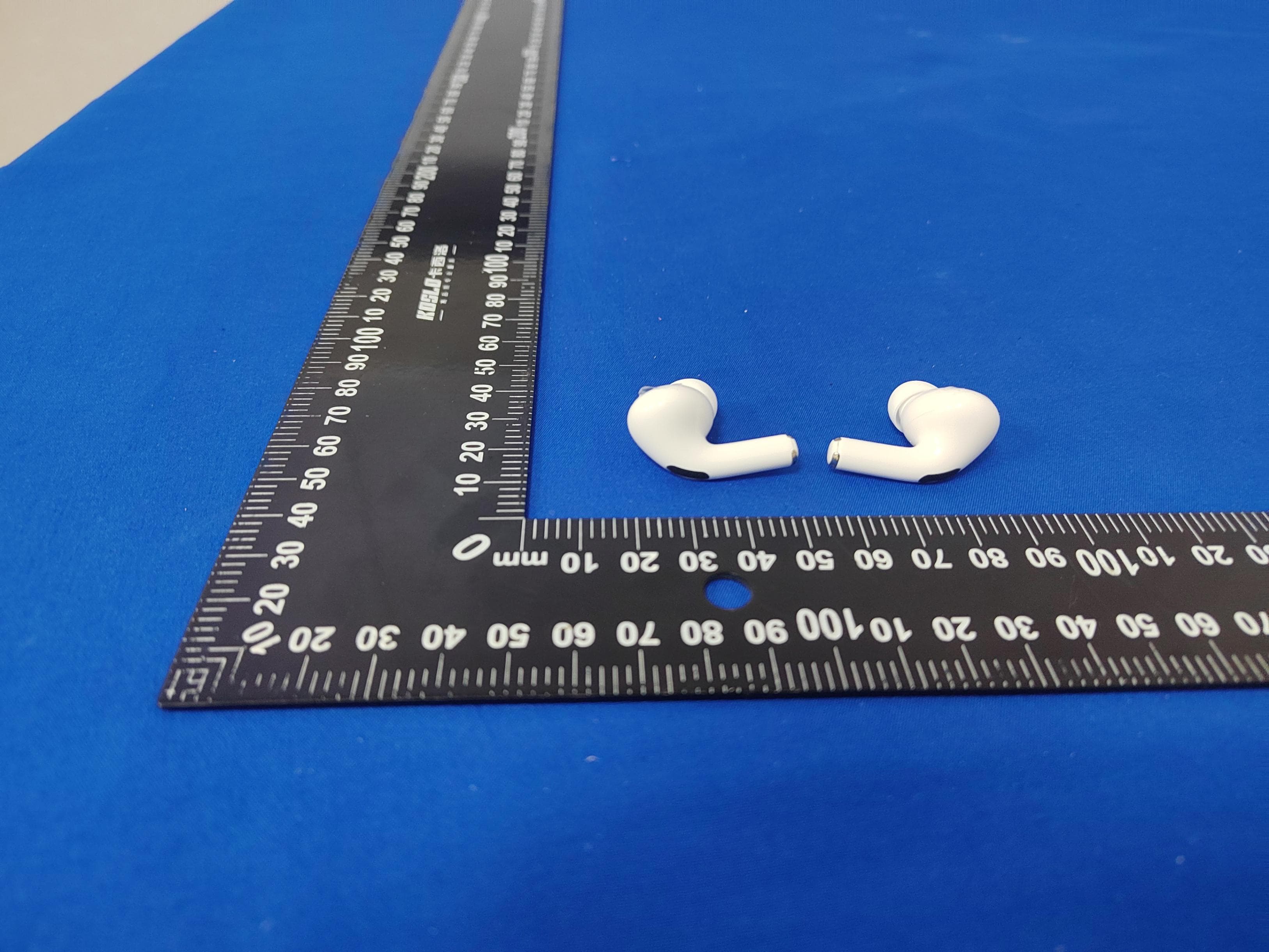 Headphones - FCC ID 2BF2R-A9PROANC - Shenzhen Guan Ersheng Electronics Co., LTD. (4)