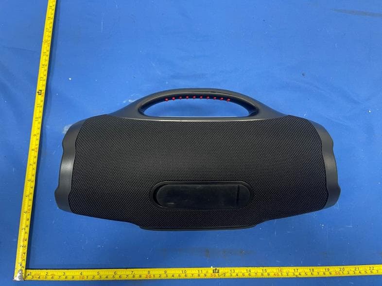 Portable Wireless Speaker System - FCC ID 2BF3S-FS-R305 - Dongguan Faraoou Electric Appliance Co., Ltd (2)
