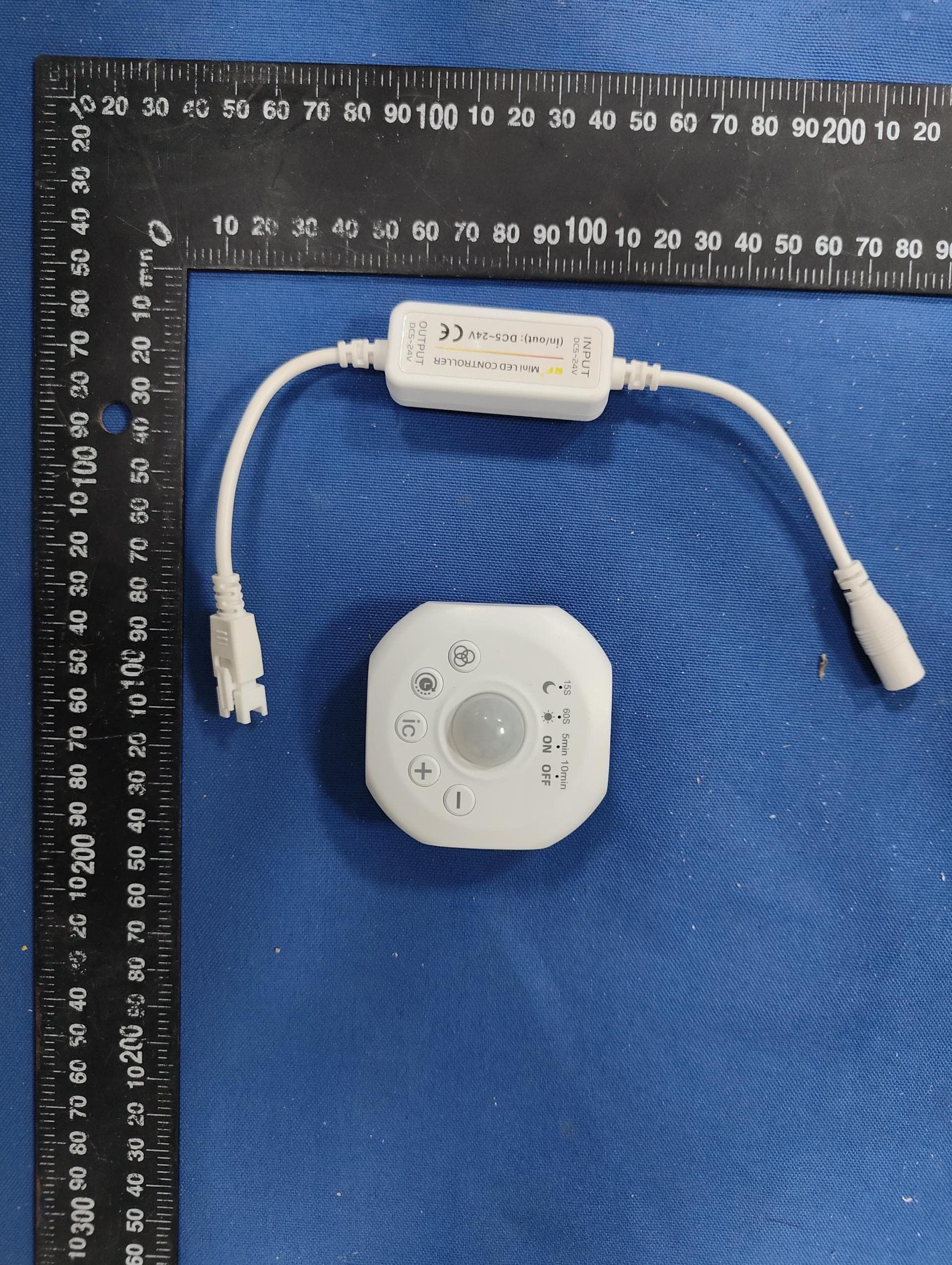 Wireless sensing controller - FCC ID 2BF7U-YY-2835 - Foshan Yiyi Lighting Technology Co., Ltd