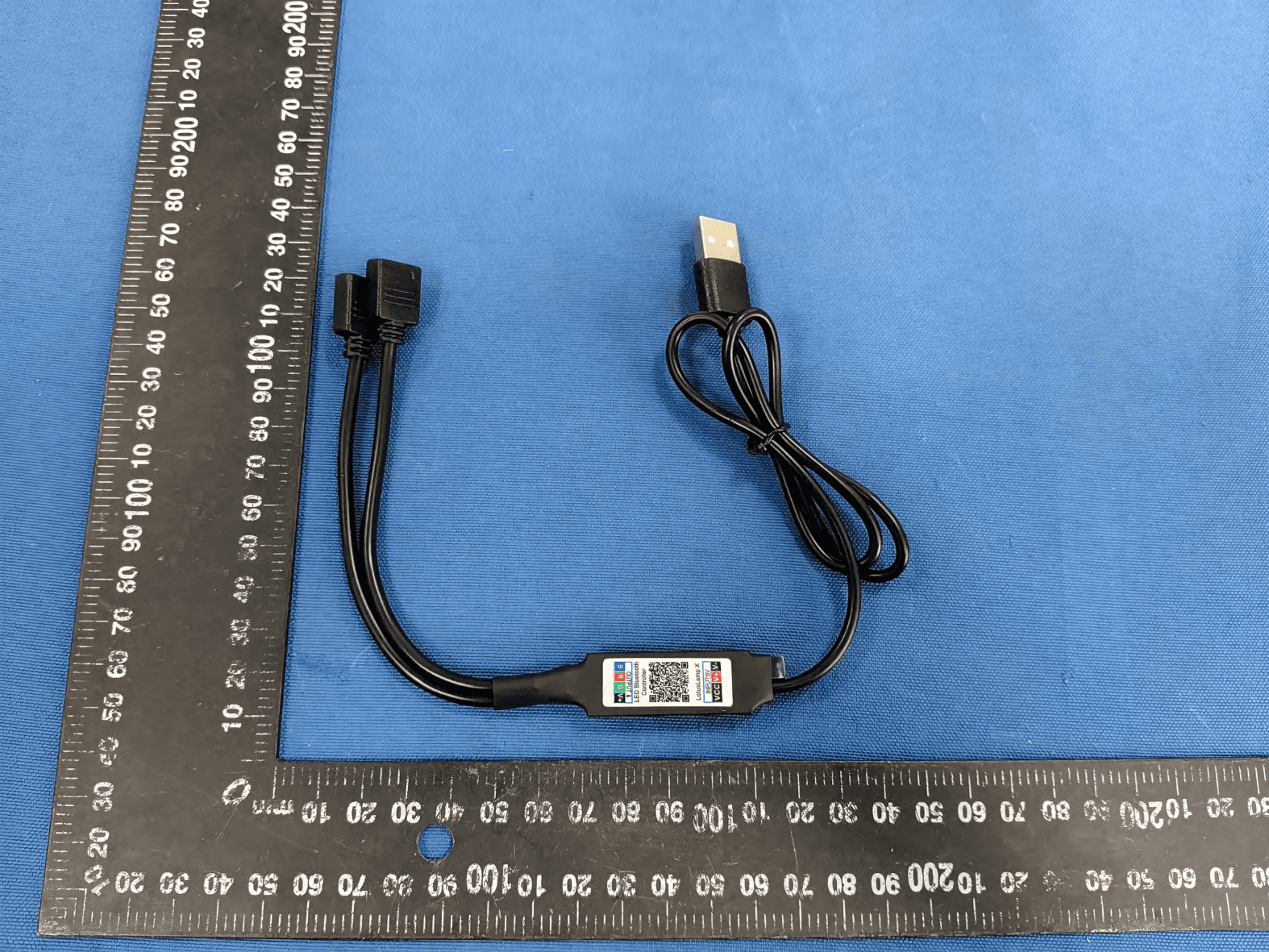 Bluetooth controller - FCC ID 2BF7U-YY-COB-RGB - Foshan Yiyi Lighting Technology Co., Ltd (2)