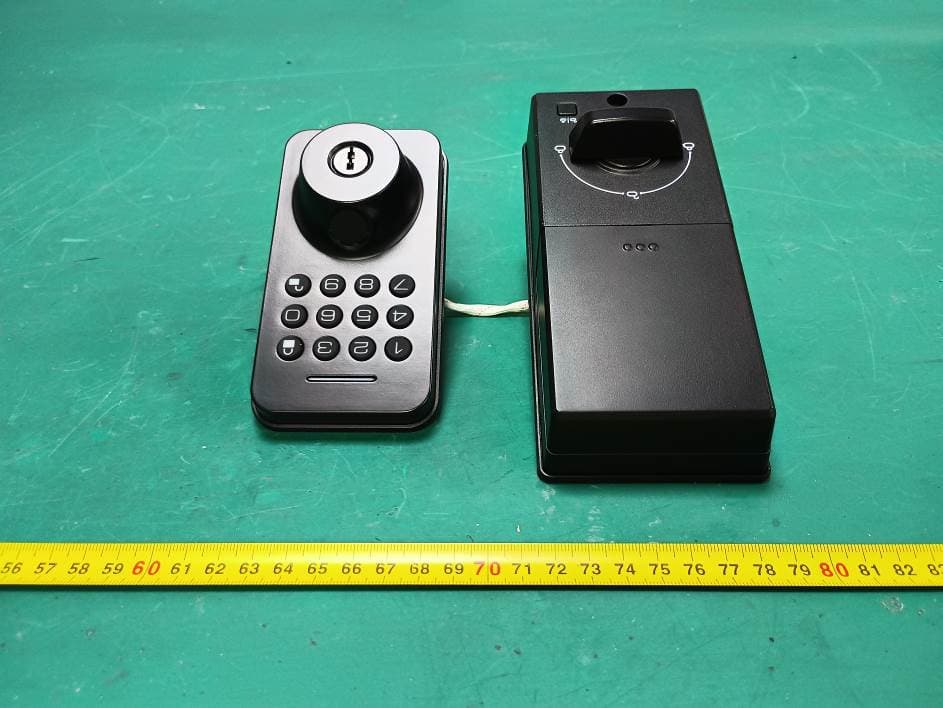 Smart Door Lock - FCC ID 2BFAV-E03-F - Shenzhen Mankz Intelligent Technology Co.,Ltd.