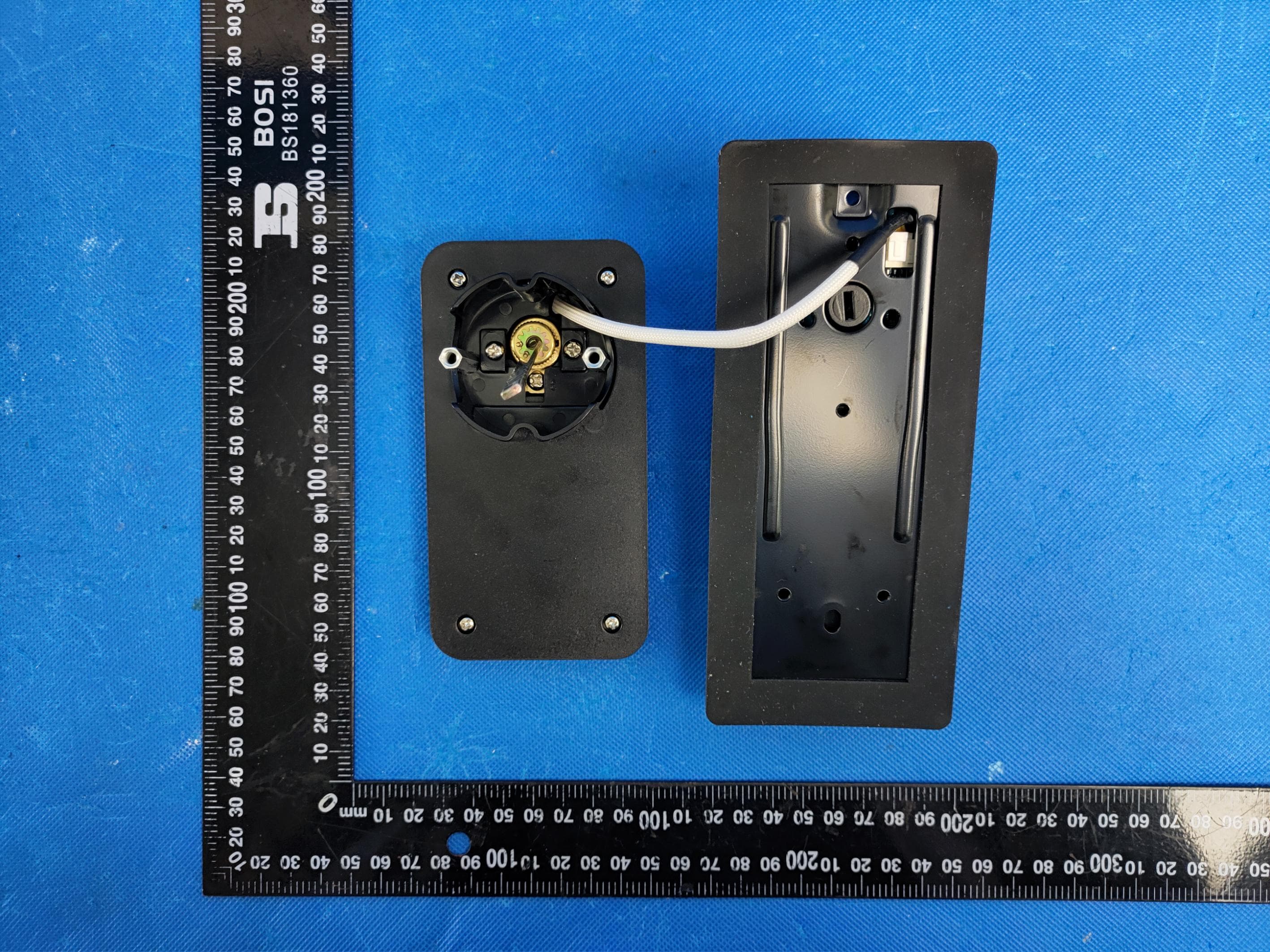 Smart Door Lock - FCC ID 2BFAV-E05 - Shenzhen Mankz Intelligent Technology Co.,Ltd. (3)