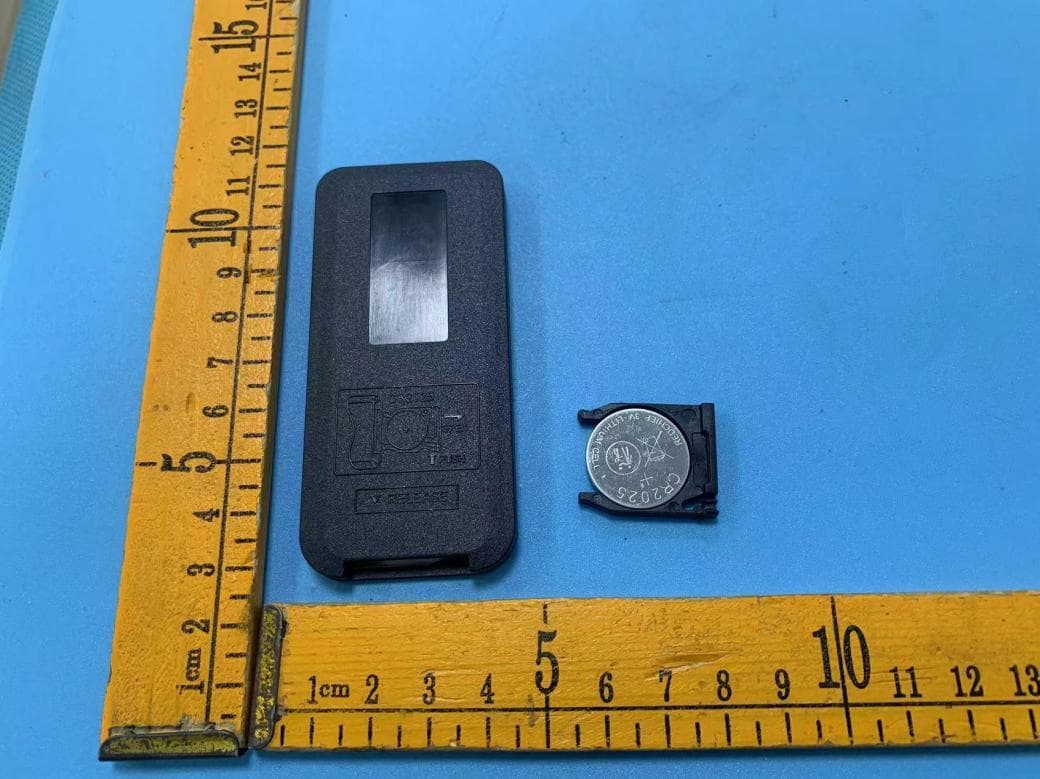 Rechargeable LED Light - FCC ID 2BFBKYM-YZ - Guangzhou Yimao Technology Co., Ltd (3)