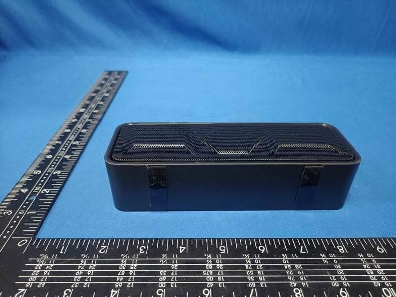 Wireless speaker - FCC ID 2BFD2-S11 - Shenzhen Yurun Industrial Co., Ltd (3)