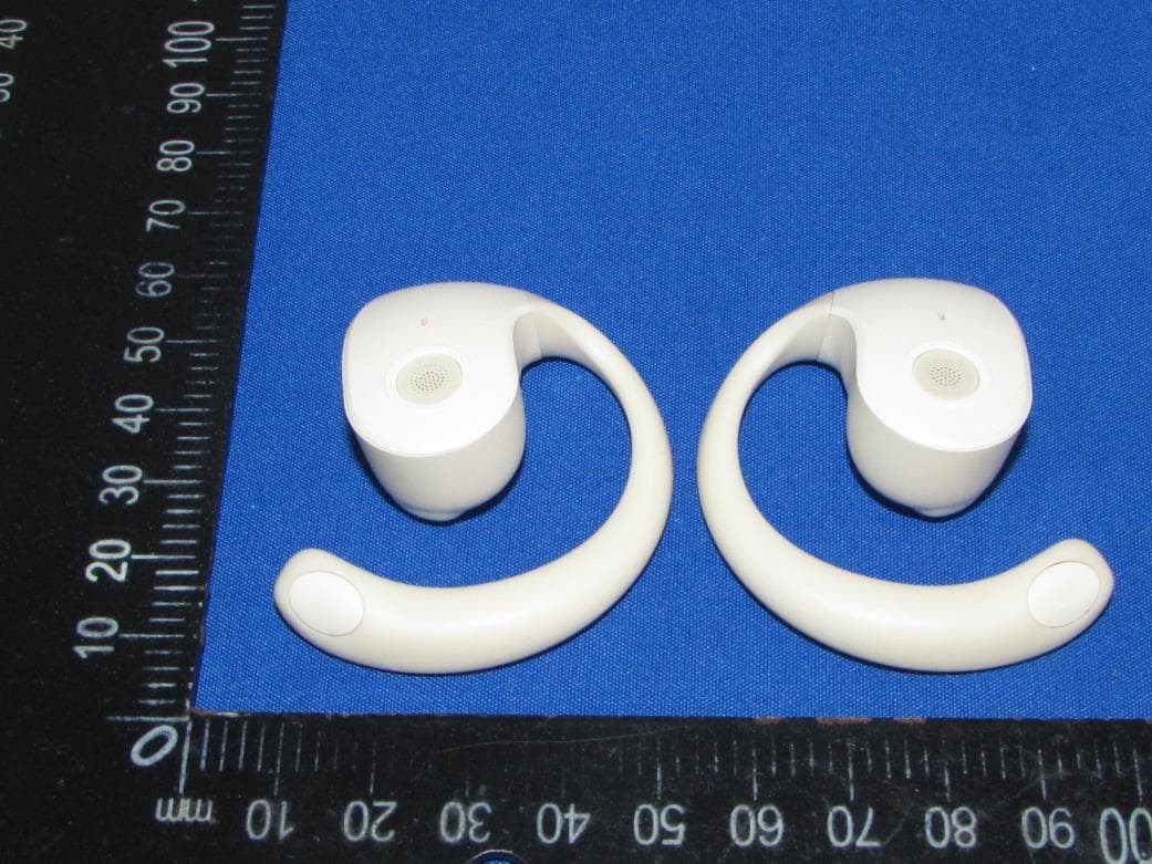 TWS Bluetooth headset - FCC ID 2BFD9-GT-50 - Meizhou Shengjian Acoustic Technology Co., Ltd (2)