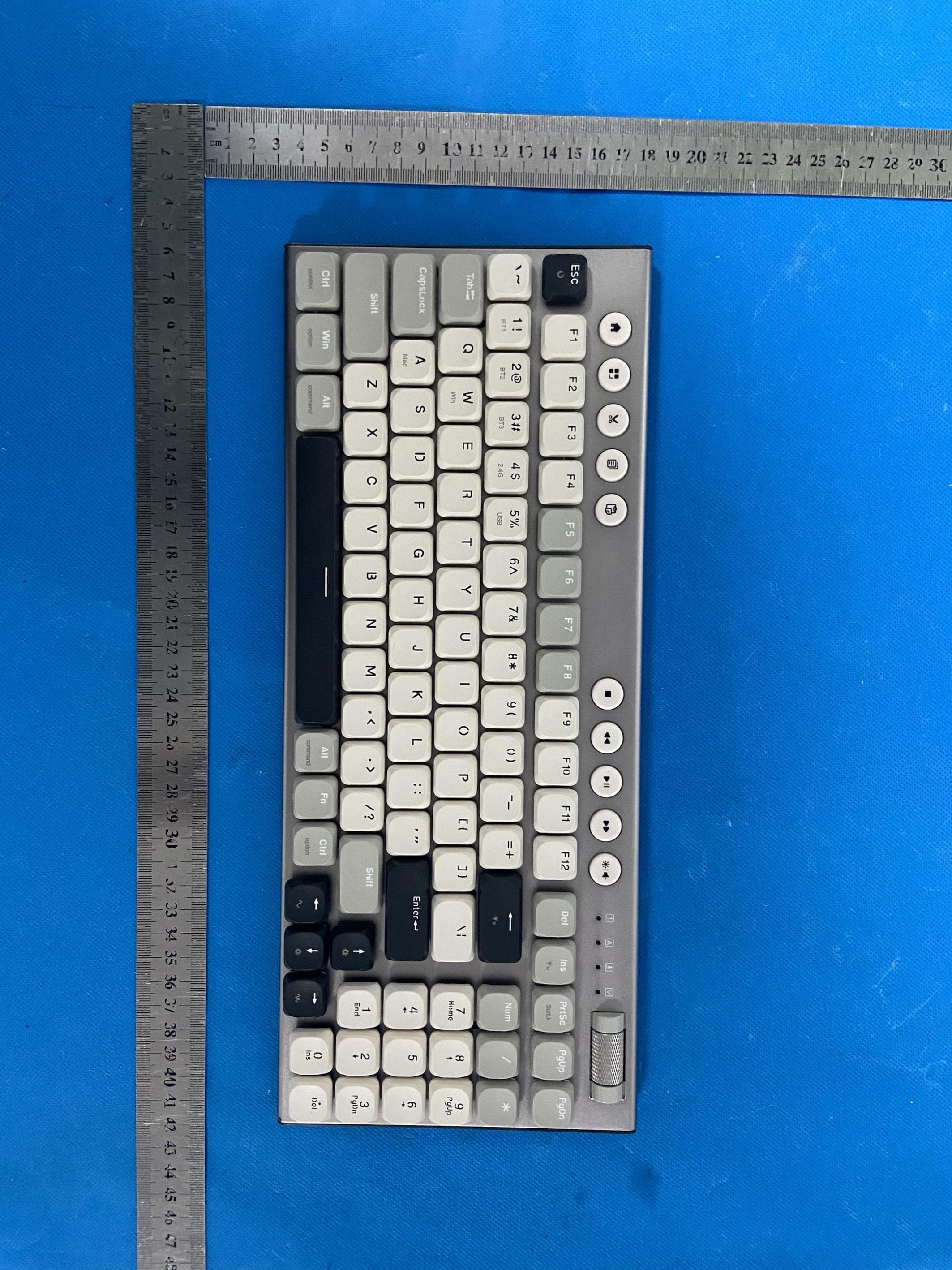 THUNDEROBOT KEYBOARD - FCC ID 2BFDF-K96 - Qingdao Thunderobot Technology Co.,Ltd. (2)