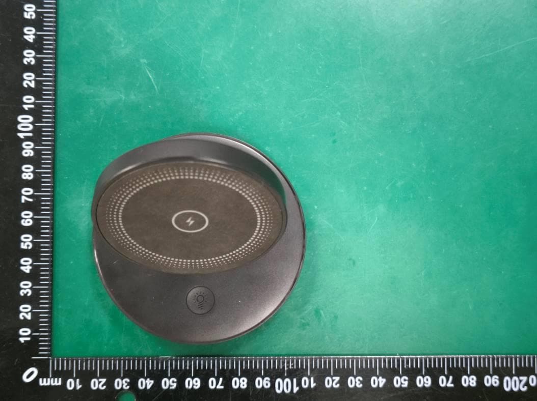 Magnetic Wireless Charger - FCC ID 2BFEUY125 - Dongguan Yiqu intelligent Technology Co.,Ltd (4)