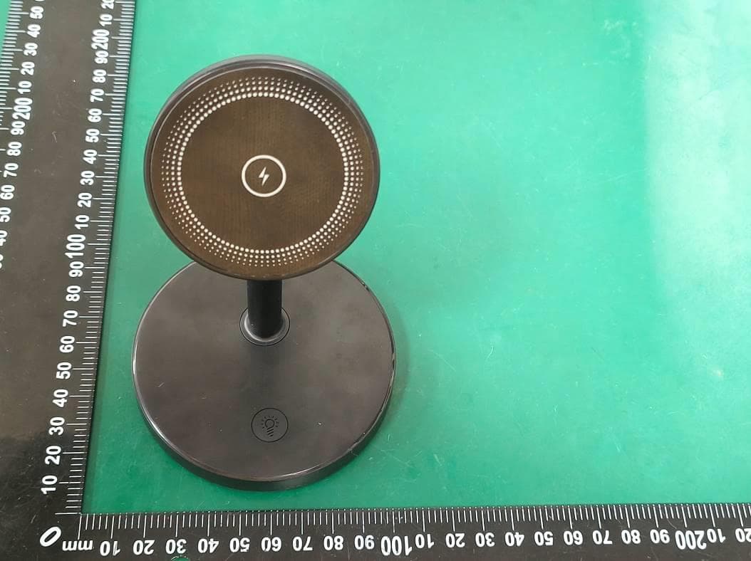 Magnetic Wireless Charger - FCC ID 2BFEUY125 - Dongguan Yiqu intelligent Technology Co.,Ltd (3)
