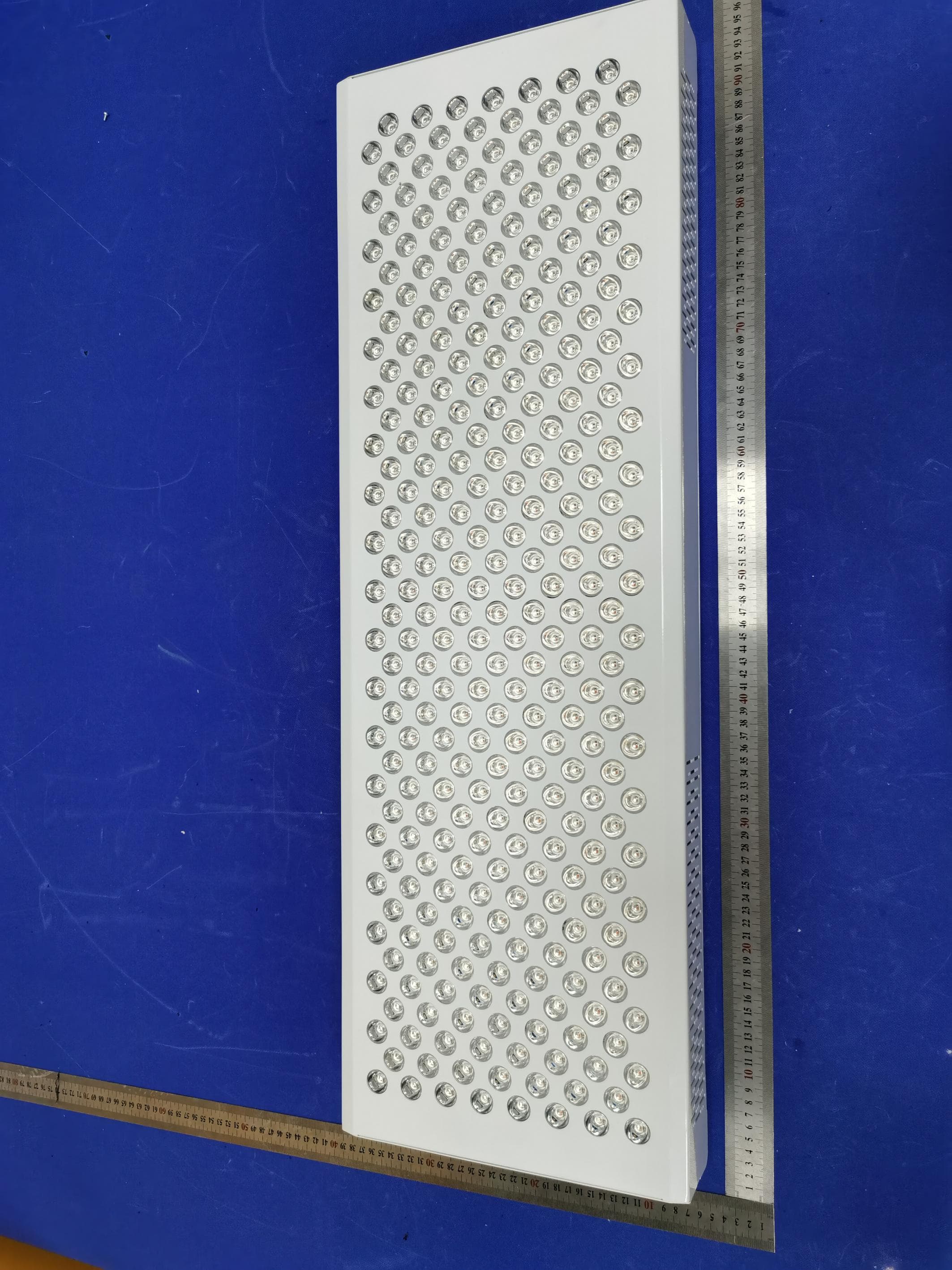 Red Light Therapy Pannel - FCC ID 2BFF4-P300 - Shenzhen Thanks Tech. Co.,Ltd