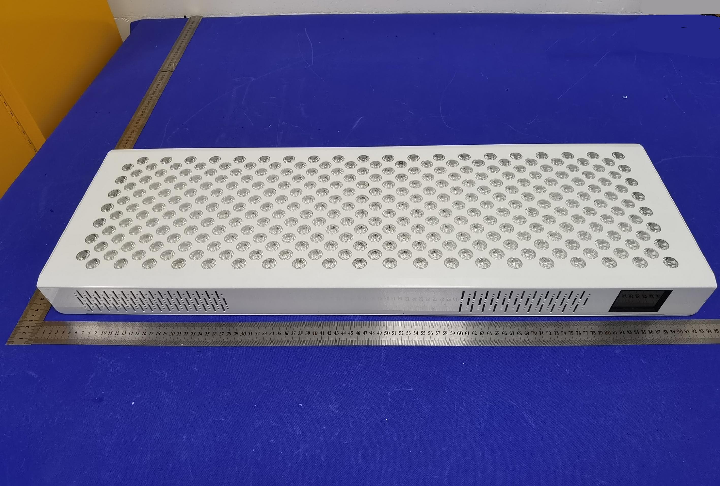 Red Light Therapy Pannel - FCC ID 2BFF4-P300 - Shenzhen Thanks Tech. Co.,Ltd (3)