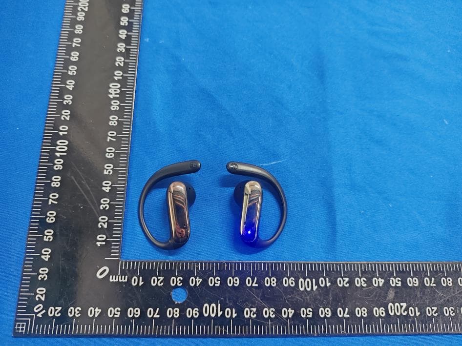 Headset - FCC ID 2BFFO-D11 - Dongguan Xinboyue Intelligent Technology Co., Ltd