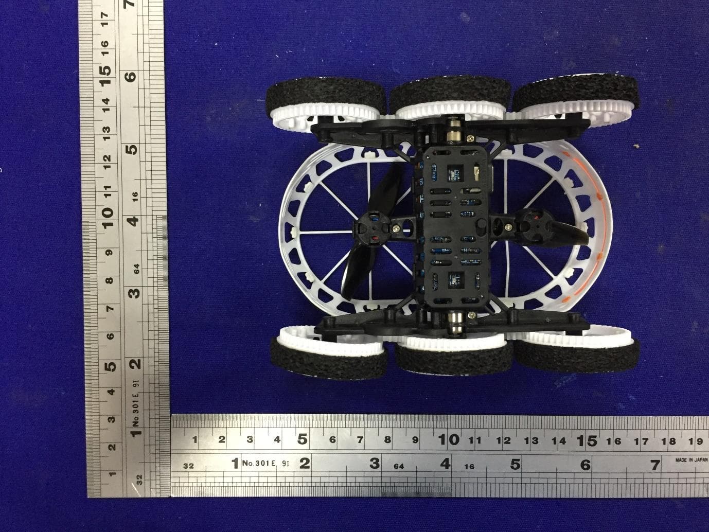 Toy RC Gravity Rover - FCC ID 2BFIQ4693R - Hua Kang Plastic Products(Dong Yuan)Ltd.