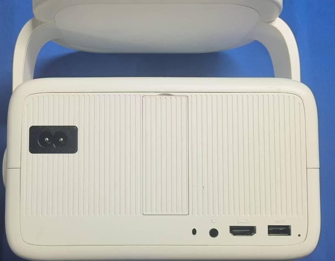 LED PROJECTOR - FCC ID 2BFIZ-L018DR - Chengdu Hotack Technology Co., Ltd. (2)