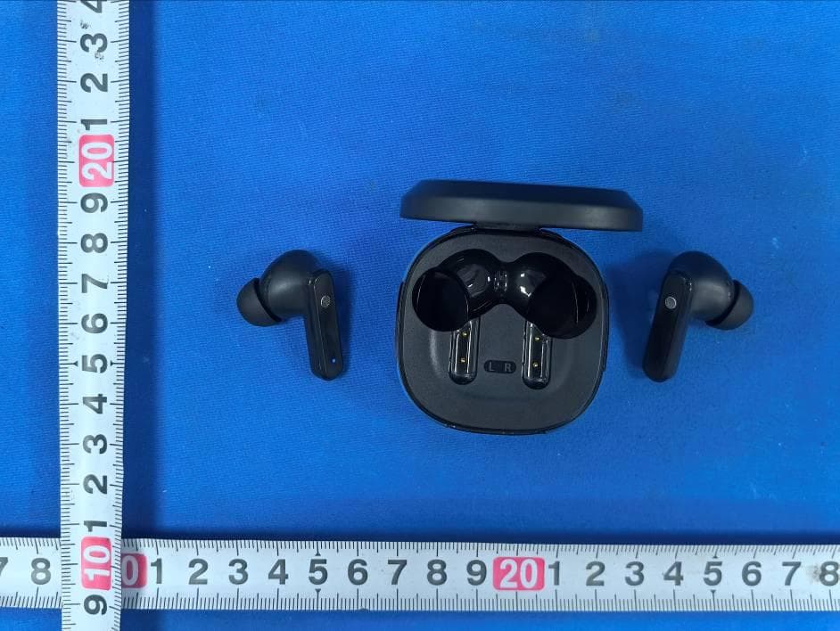 TWS Headset - FCC ID 2BFJ5-DUOZPRO10 - ASTRUM WORLD INC (3)