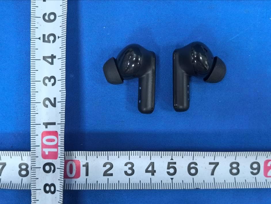 TWS Headset - FCC ID 2BFJ5-DUOZPRO10 - ASTRUM WORLD INC (2)