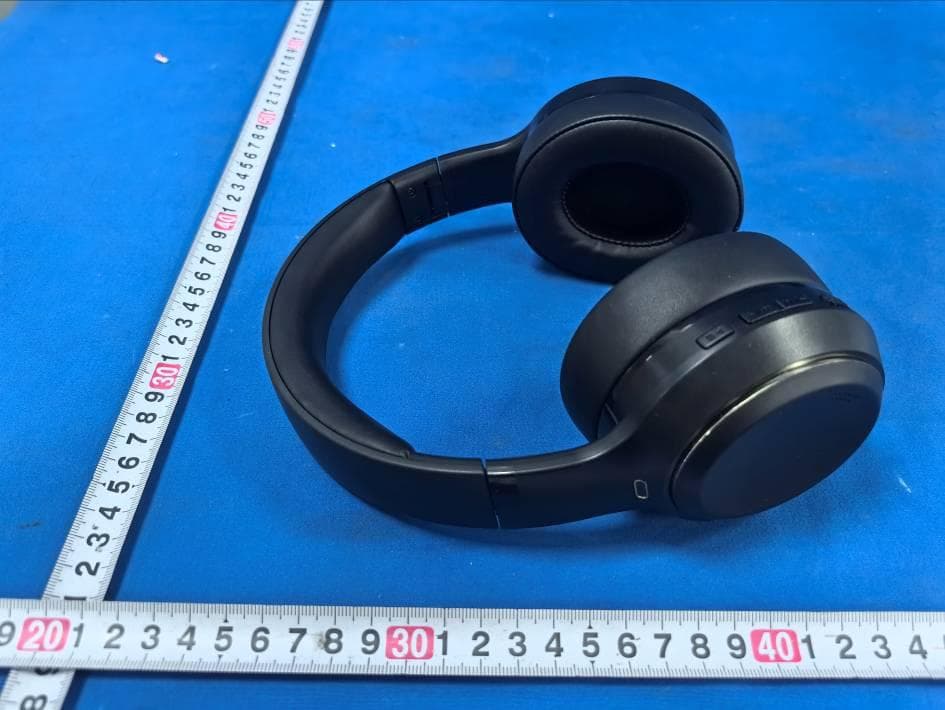 Smart tag Bluetooth Headset - FCC ID 2BFJ5-EASEDRIF - ASTRUM WORLD INC (5)