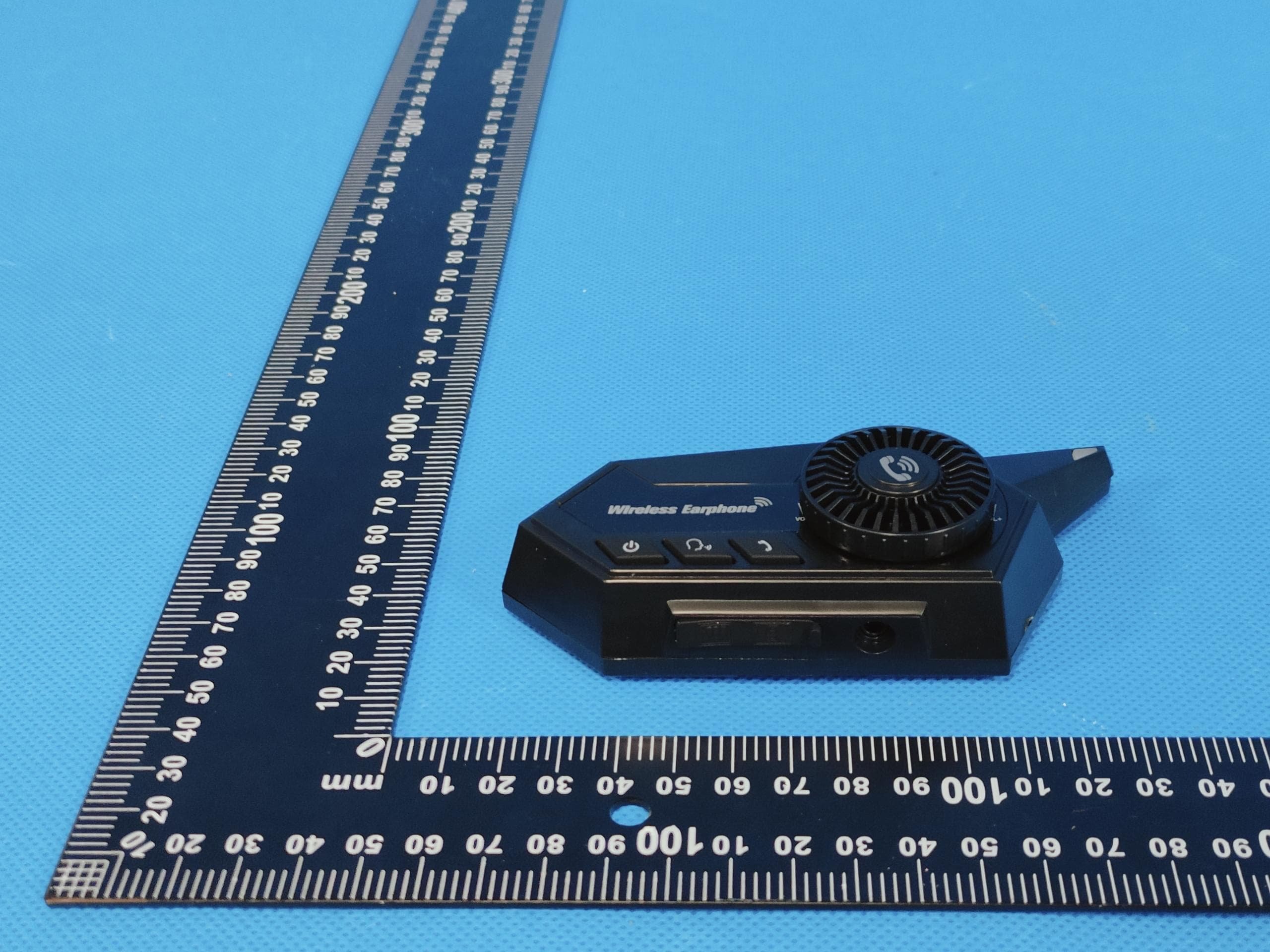 Helmet earphone - FCC ID 2BFL4-BT-18 - Shenzhen Jiayouda Electronics Co.,Ltd