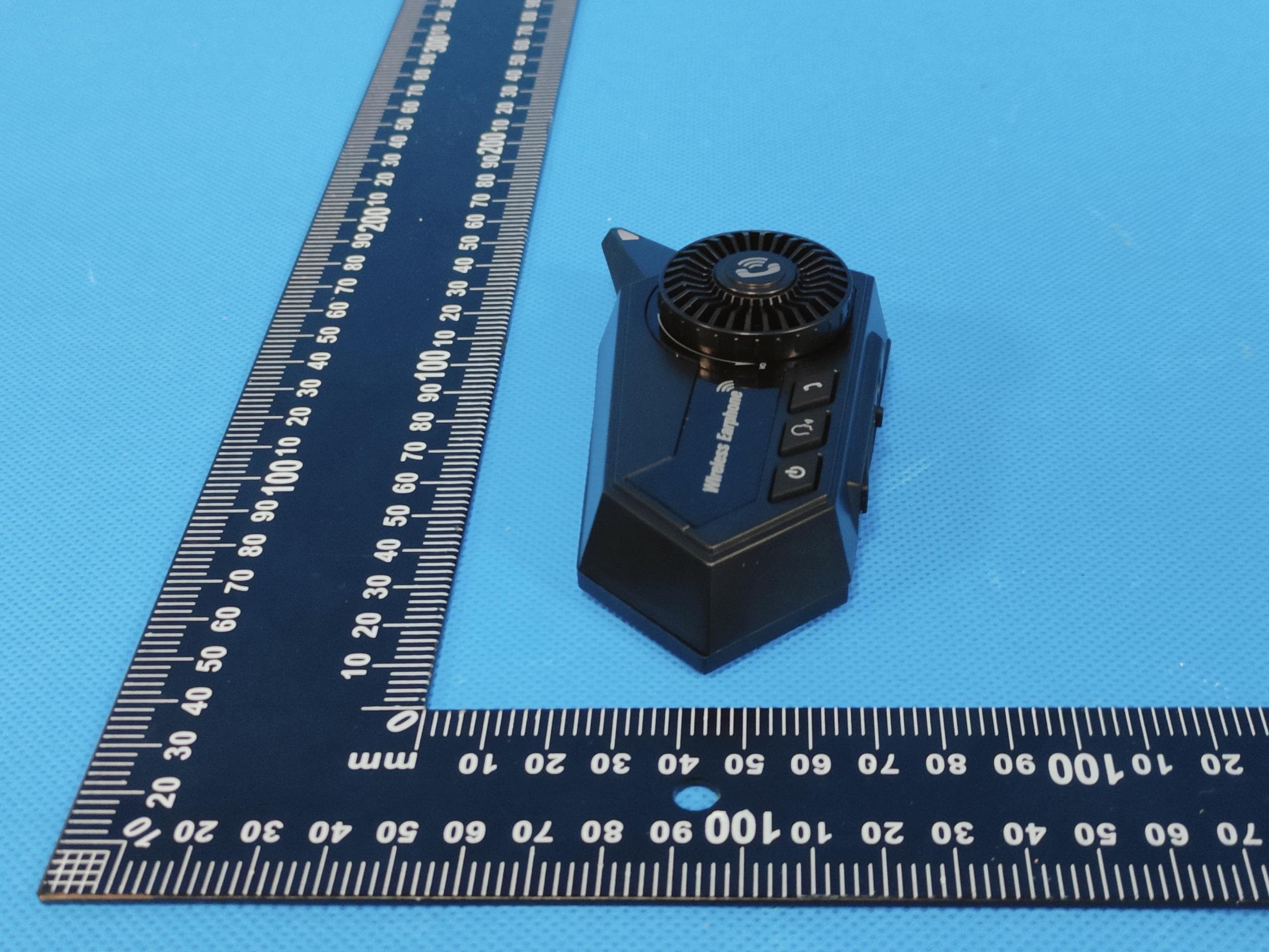 Helmet earphone - FCC ID 2BFL4-BT-18 - Shenzhen Jiayouda Electronics Co.,Ltd (4)