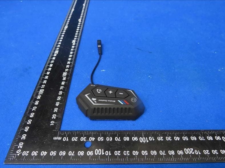 Helmet Bluetooth headset - FCC ID 2BFL4-BT12C - Shenzhen Jiayouda Electronics Co.,Ltd (4)