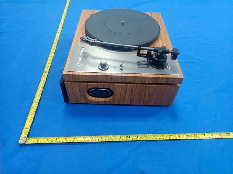 Belt Drive Layered Turntable with Built-in Speakers - FCC ID 2BFLB-DS04 - Shenzhen Stack Stone Technology Inc.