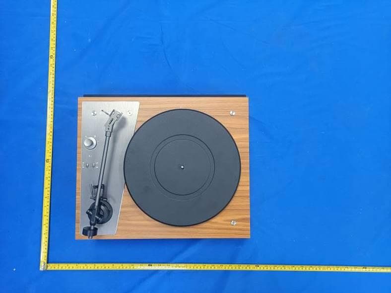 Belt Drive Layered Turntable with Built-in Speakers - FCC ID 2BFLB-DS04 - Shenzhen Stack Stone Technology Inc. (5)