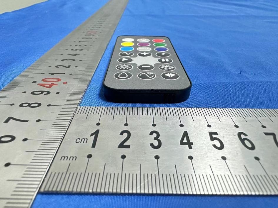 UL Sylvania Color Action 1 x 200lt STAYLIT Regular Mini Remote Control RGB Light string - FCC ID 2BFLM-1784846 - LAMUES TECHNOLOGY CO., LTD. (2)