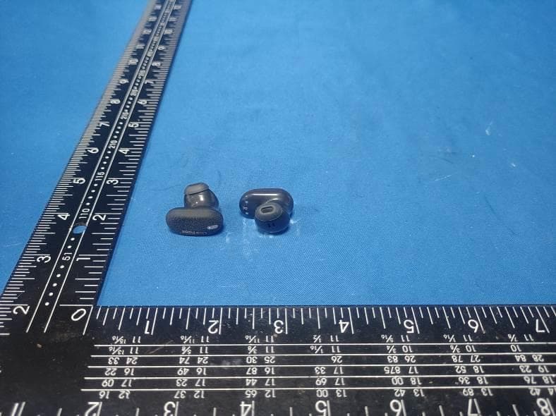 Wireless IEMs LivePods - FCC ID 2BFM8-S1 - Shenzhen BaJin Technology Co.,LTD (3)