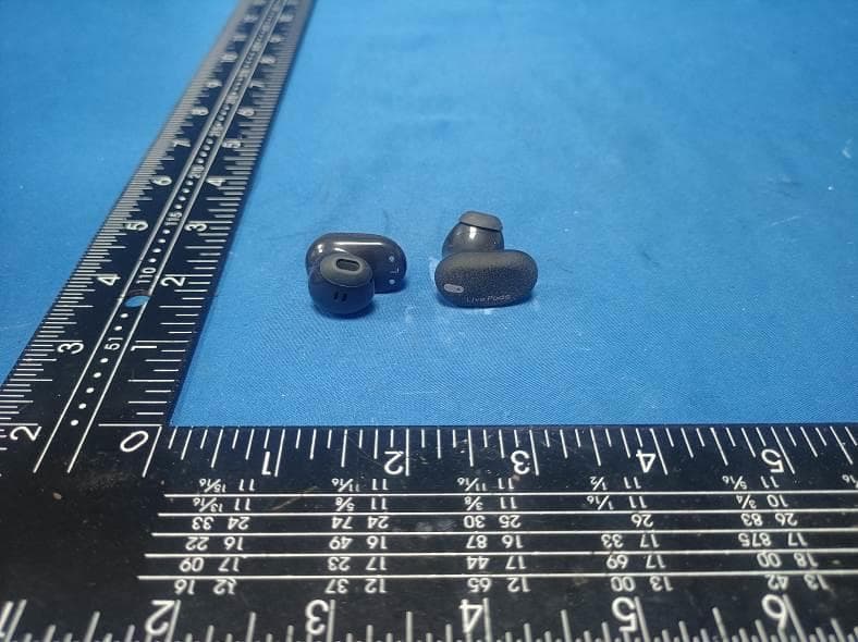 Wireless IEMs LivePods - FCC ID 2BFM8-S1 - Shenzhen BaJin Technology Co.,LTD