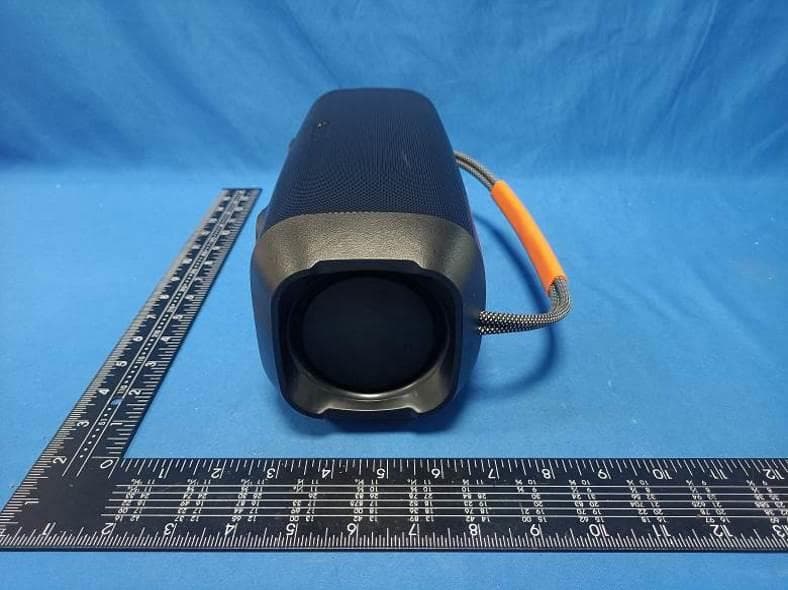 Bluetooth Speaker - FCC ID 2BFMG-CZH-B010 - Shenzhen Chuangzhan Hong Electronic Technology Co., Ltd. (3)