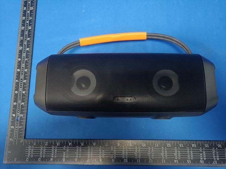 Bluetooth Speaker - FCC ID 2BFMG-CZH-B010 - Shenzhen Chuangzhan Hong Electronic Technology Co., Ltd.