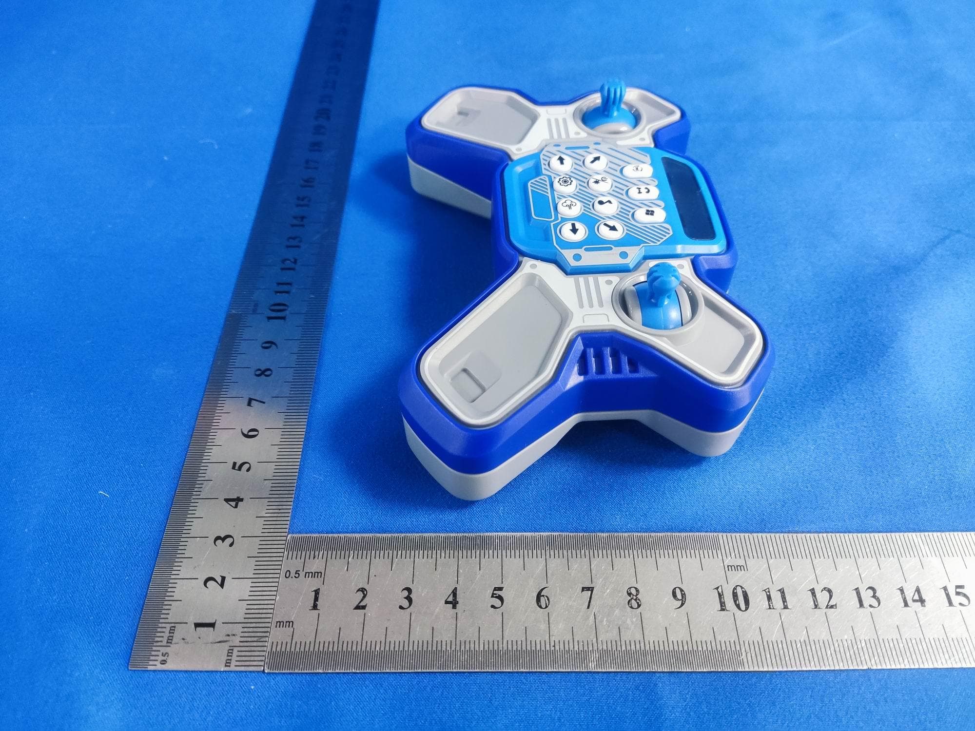 Remote control toys - FCC ID 2BFMM-2333 - SHANTOU FENGMA TOYS INDUSTRIAL CO.,LTD.