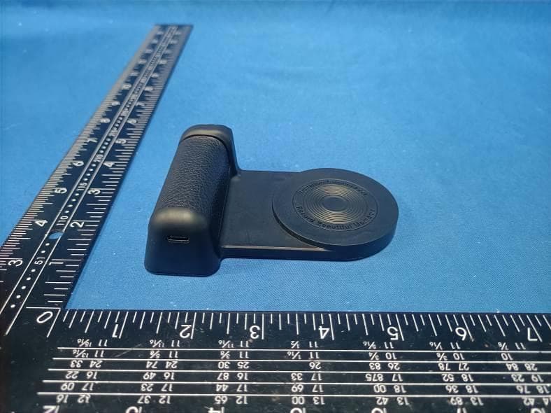Mobile phone shot grip - FCC ID 2BFMP-BBC-8 - Shenzhen Bangbangchui Technology Co., Ltd (5)