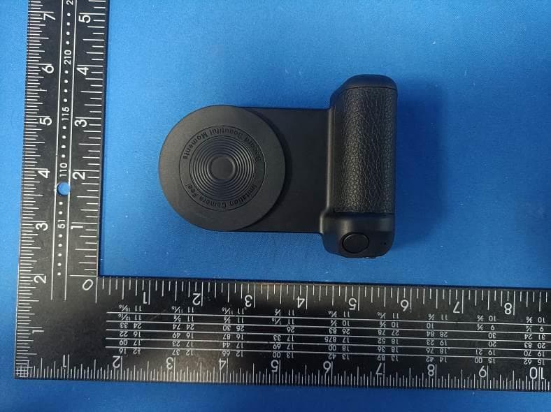 Mobile phone shot grip - FCC ID 2BFMP-BBC-8 - Shenzhen Bangbangchui Technology Co., Ltd