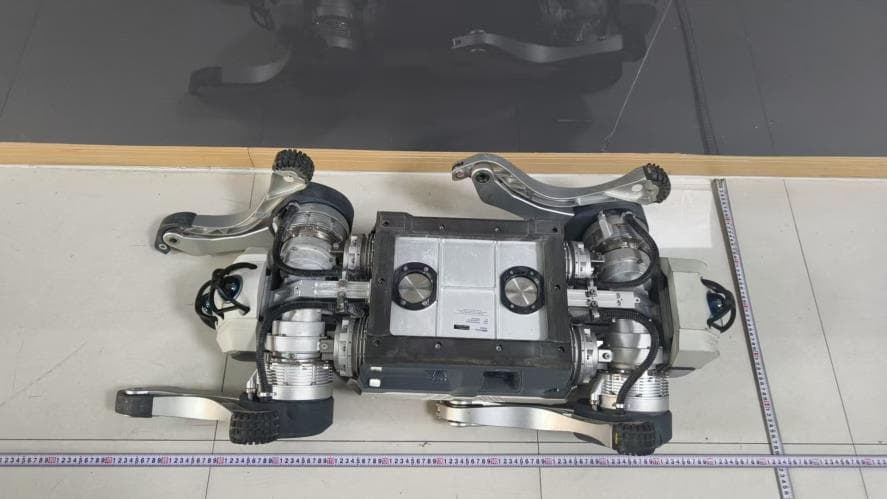 Quadruped Robot - FCC ID 2BFQD-JUEYINGX30 - Hangzhou Yunshenchu Technology Co., Ltd.
