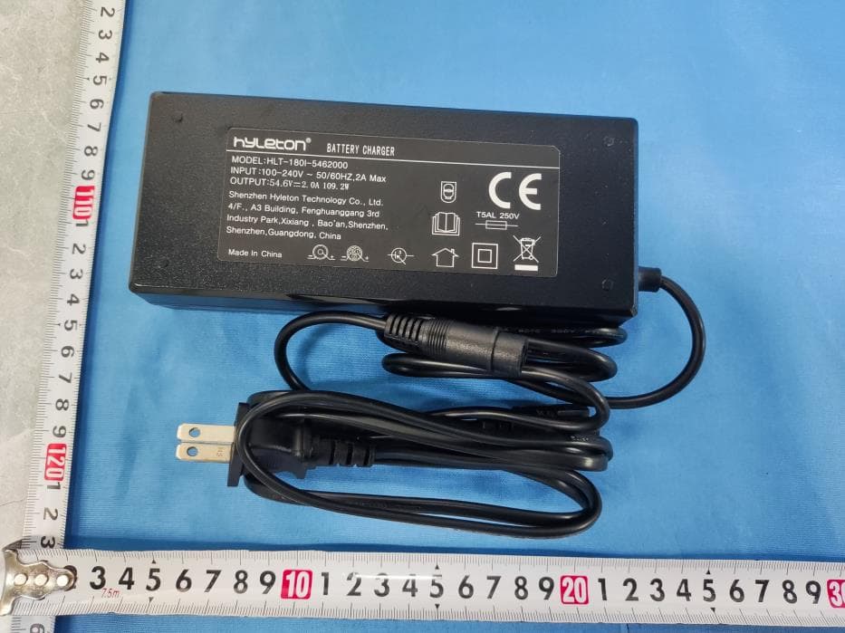 Electric Scooter - FCC ID 2BFXX-A1 - ZHEJIANG KUANTU INDUSTRY AND TRADE CO.,LTD