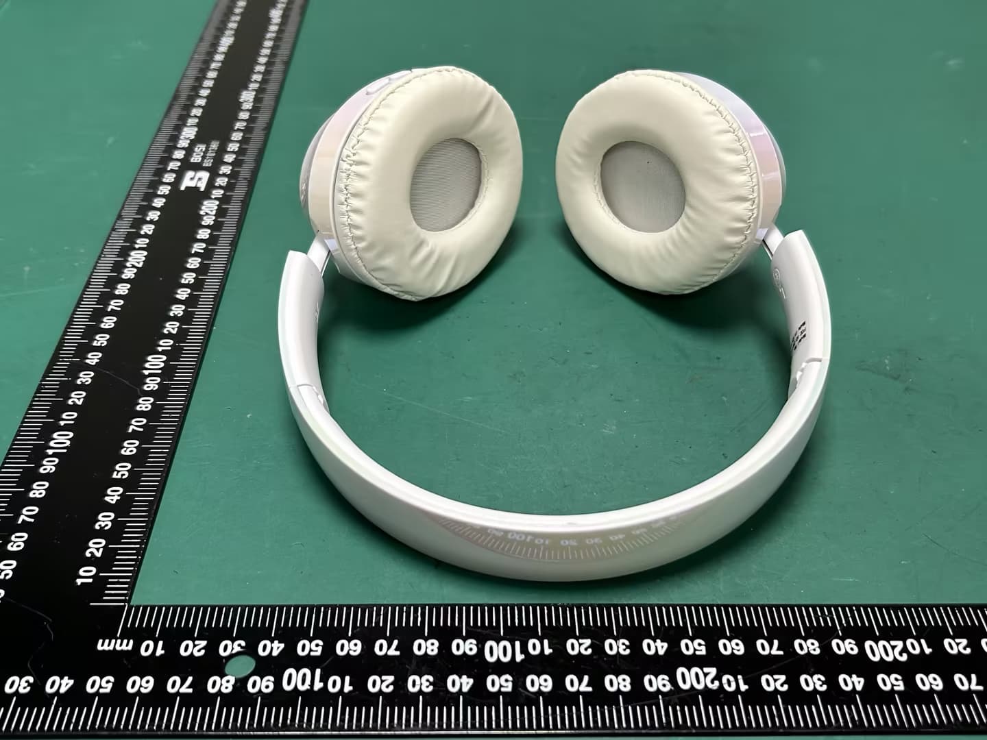 WIRELESS HEADPHONES - FCC ID 2BFYM-LHB121 - JINGSHAN  JINGYANG ELECTRONICS CO., LTD (2)